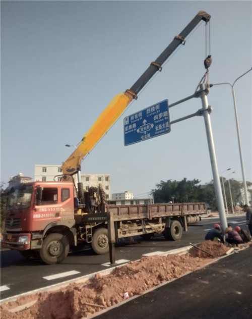 调兵山市设备吊装租赁吊车要用多大吊车